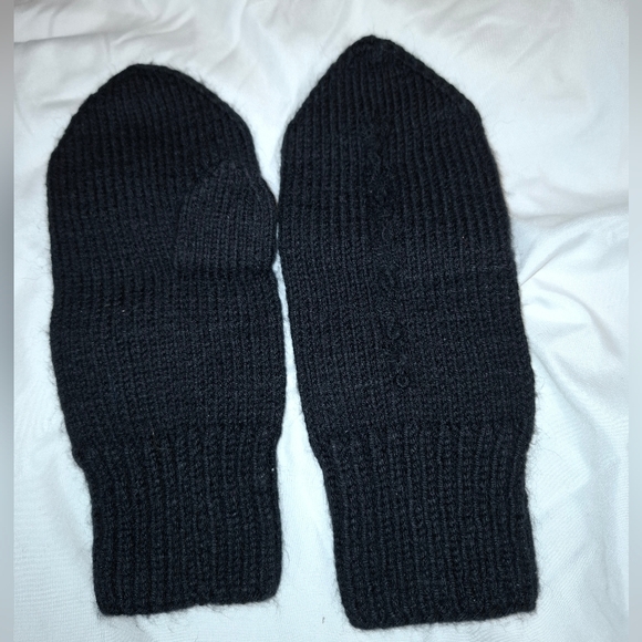 Handmade Accessories - Handmade Black Knit Mittens
